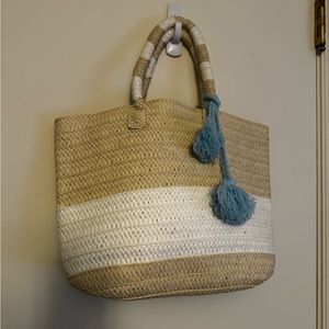 Altru BNWOT rattan tote